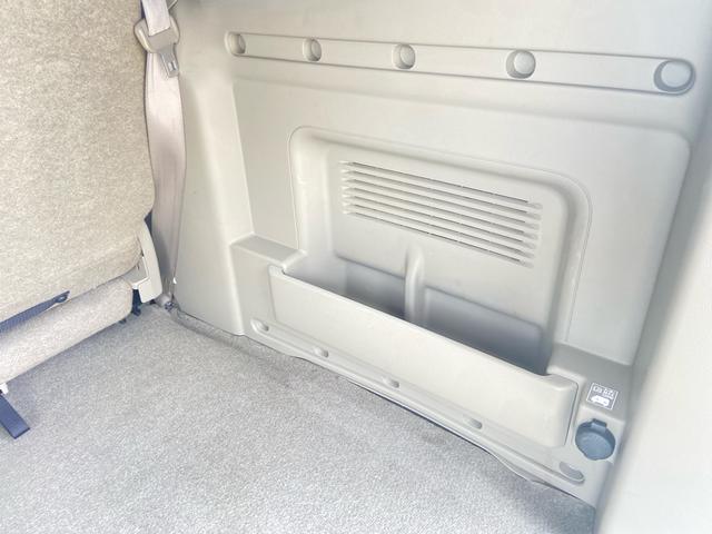 スクラムワゴン ＰＺターボ　車検２年　後期モデル　ＨＤＤナビ　フルセグＴＶ　アイフォーンＵＳＢ音楽再生　ＤＶＤ　ＣＤ　電動スライドドア　純正エアロ＆アルミホイール　ＨＩＤヘッドライト　フォグランプ　キーレス　走行５．２万キロ（17枚目）