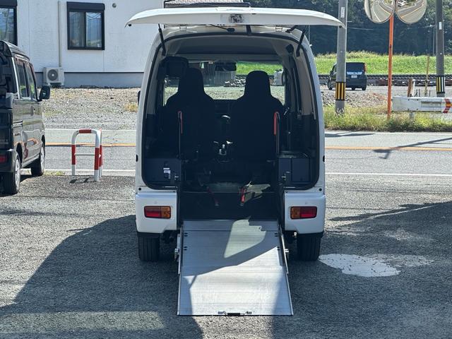 ハイゼットカーゴ スローパーＳＡ３　車検２年　スローパー　車いす移動車　福祉車両　介護タクシー　８ナンバー　衝突安全ブレーキ　アイドリングストップ　キーレス　パワーウインド　ドアバイザー　プライバシーガラス　走行７．０万キロ（2枚目）