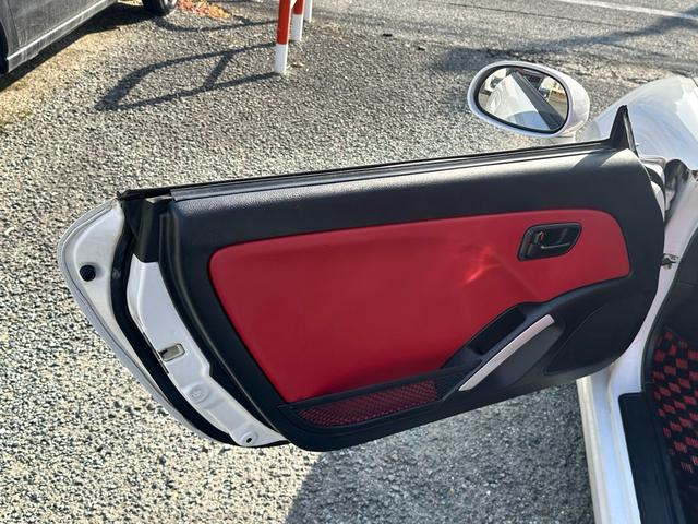 コペン アクティブトップ 車検2年付 電動オープン レッド革シート 両席シートヒーター 社外アルミホイール ETC DVD CD ブラックレザー ツインドリンクホルダー(18枚目)