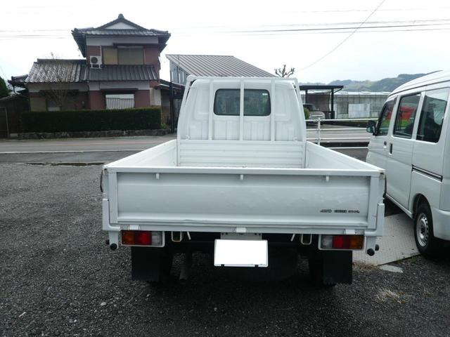 バネットトラック ロングスーパーローＤＸ　運転席エアバック　４ＷＤ　４Ｌ〜２Ｈ切り替え可能　５ＭＴ　３人乗り　８５０キロ　タイミングベルト交換済み（Ｈ３０年）　三方間　サンバイザー（運）　補助ミラー　エアコン　チューナー　取説付属（39枚目）