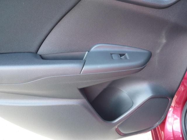 フィット 13G・S ホンダセンシング 純正インターナビ Bluetooth接続可 BカメラフロアCVT エアコン(プラズマクラスター)AW15ステアリングスイッチ クルコン スマートキー Pスタパドルシフト ドラレコ ETC 整備記録簿(33枚目)