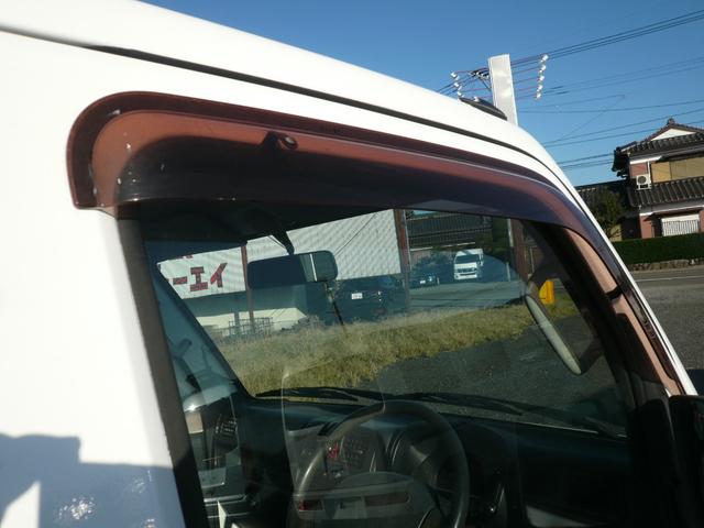キャリイトラック KCエアコン・パワステ パートタイム4WD 5MT エアコン チューナー 荷台枠ゴム付三方間 テールゲートチェーン パワステ 350kg積載 バイザ(19枚目)