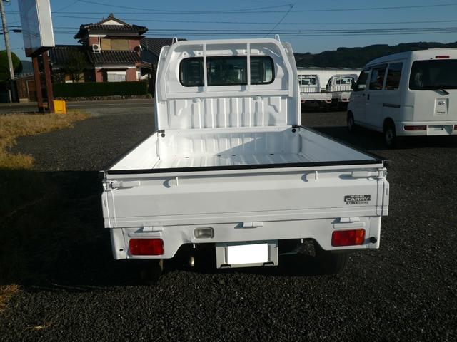 キャリイトラック KCエアコン・パワステ パートタイム4WD 5MT エアコン チューナー 荷台枠ゴム付三方間 テールゲートチェーン パワステ 350kg積載 バイザ(29枚目)