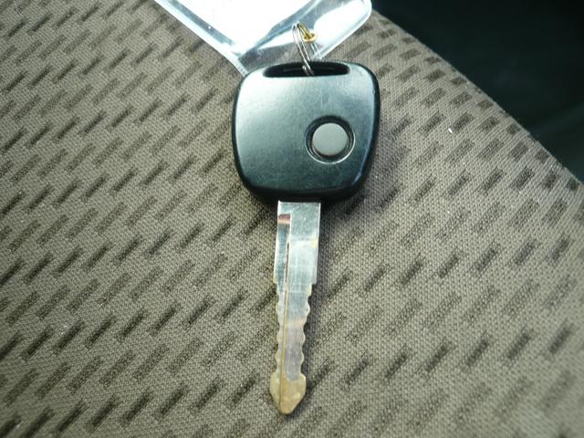 ミニキャブバン Ｇ　６代目・エブリイＯＥＭ車両　４ＡＴ　パートタイム４ＷＤ　ＡＣ　チューナー　両側スライドドア　前席パワーウィンドウ（リア席手動キーレス　ＬＥＤヘッドライト　障害物センサー　社外ＡＷ　取説　予防安全機能（15枚目）