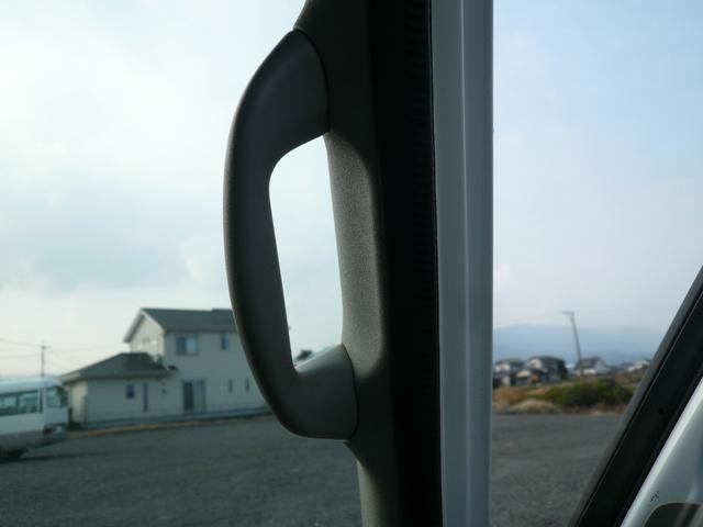 ミニキャブバン Ｇ　６代目・エブリイＯＥＭ車両　４ＡＴ　パートタイム４ＷＤ　ＡＣ　チューナー　両側スライドドア　前席パワーウィンドウ（リア席手動キーレス　ＬＥＤヘッドライト　障害物センサー　社外ＡＷ　取説　予防安全機能（41枚目）