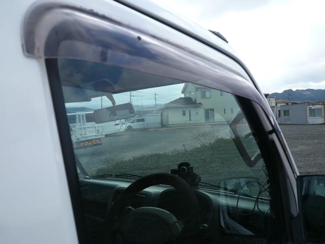 キャリイトラック 　パワーゲートリフター　垂直式　パートタイム４ＷＤ　５ＭＴ　ＡＣヤシマ産業　三方間　格子型鳥居　鳥居プロテクター　荷台枠ゴム　運転席エアバッグ　タイヤ交換済　ＥＴＣ（25枚目）