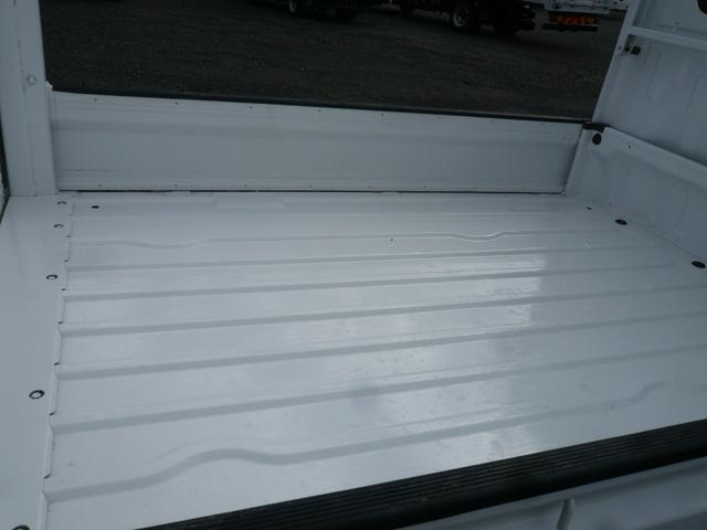 キャリイトラック 　パワーゲートリフター　垂直式　パートタイム４ＷＤ　５ＭＴ　ＡＣヤシマ産業　三方間　格子型鳥居　鳥居プロテクター　荷台枠ゴム　運転席エアバッグ　タイヤ交換済　ＥＴＣ（40枚目）