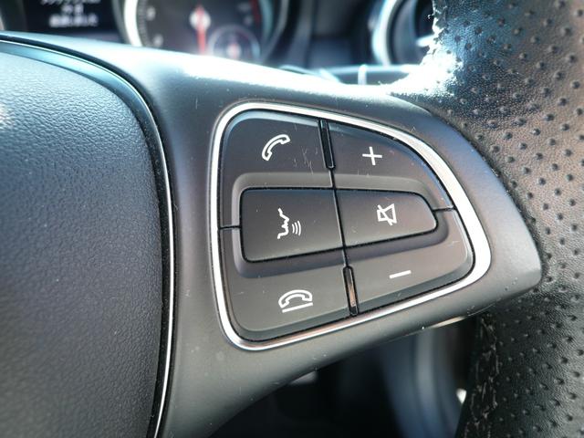 �X�e�A�����O�X�C�b�`�i�E�茳�ŃC���^�[�i�r���삪�ł��܂��I���A�^�]���ł��d�b���Ƃ��n���Y�t���[�ʘb�X�C�b�`�����Ă܂�