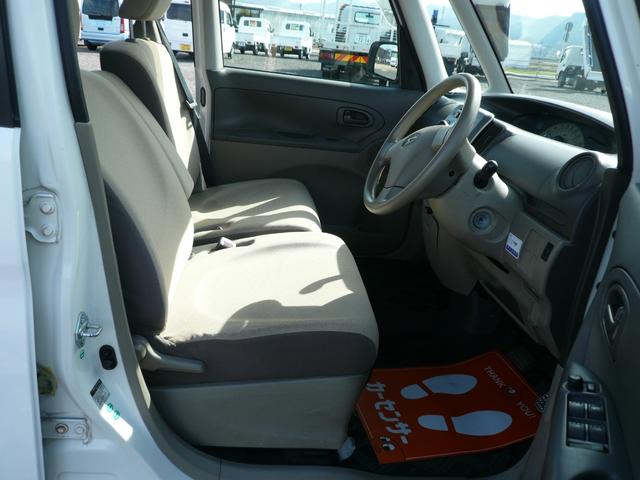 タント 　車いすスローパー　車いす１台　リア席なし　３人乗り　エアコン　キーレス　左右非対称リアドア（右：通常ドア・左：スライドドア）盗難防止装置　電動固定装置　スロープ（手動引き出し式）（25枚目）