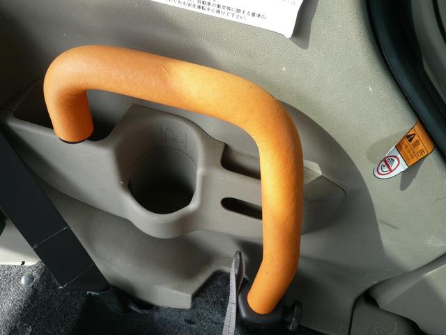 タント 　車いすスローパー　車いす１台　リア席なし　３人乗り　エアコン　キーレス　左右非対称リアドア（右：通常ドア・左：スライドドア）盗難防止装置　電動固定装置　スロープ（手動引き出し式）（46枚目）