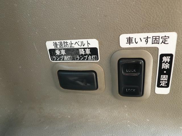 タント 　車いすスローパー　車いす１台　リア席なし　３人乗り　エアコン　キーレス　左右非対称リアドア（右：通常ドア・左：スライドドア）盗難防止装置　電動固定装置　スロープ（手動引き出し式）（49枚目）