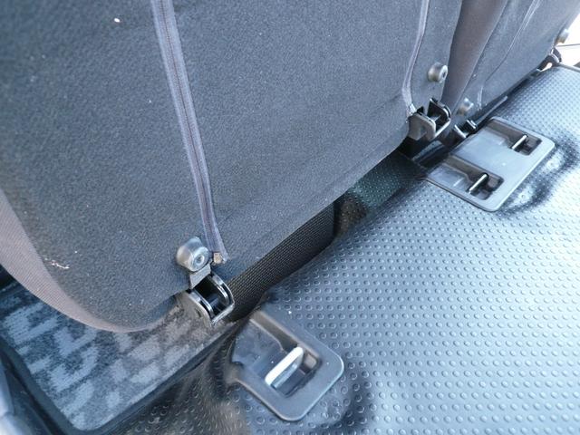 ネイキッド Ｇ　純正カセットデッキオーディオ　整備記録簿　取扱説明書　エアコンパワステ　フロア５ＭＴ　２ＷＤ　フォグ　Ｗエアバック　キーレスパワーウィンドウ　ハイマウントストップランプ　ルーフレール（32枚目）