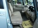 ゆったり座れるフロントシート☆足元広々で乗り降りしやすいですよ!