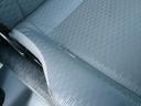 運転席座面、少し破れています…。