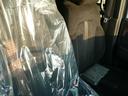 前席座面使用感少な目で、綺麗です!運転席のみ汚れ防止の為ビニールカバーをはめています☆