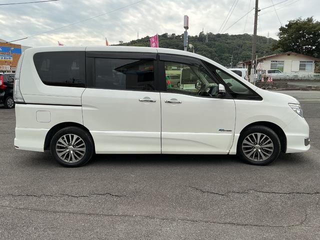 セレナ ハイウェイスターＳ－ＨＶアドバンスドセーフティパック　両側電動スライドドア・衝突軽減ブレーキ・アラウンドビューモニター・スマートキー・プッシュスタート・ナビ・フリップダウンモニター・ＥＴＣ（4枚目）