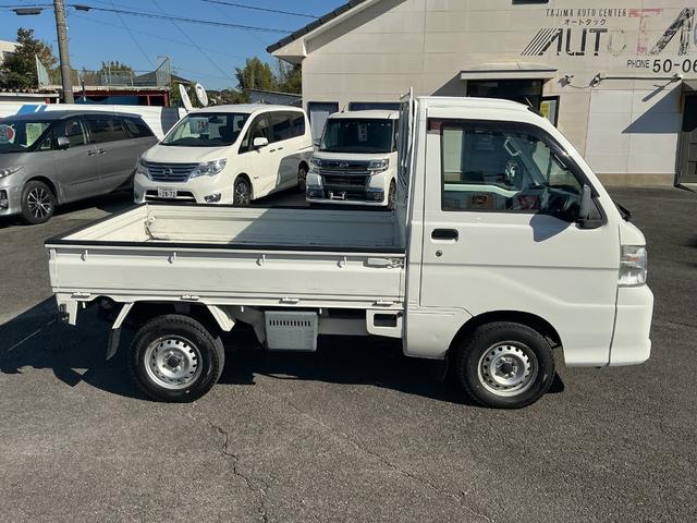 ハイゼットトラック エアコン・パワステスペシャルＶＳ　４ＷＤ・ＭＴ車・ナビ・ＴＶ・ドラレコ（4枚目）