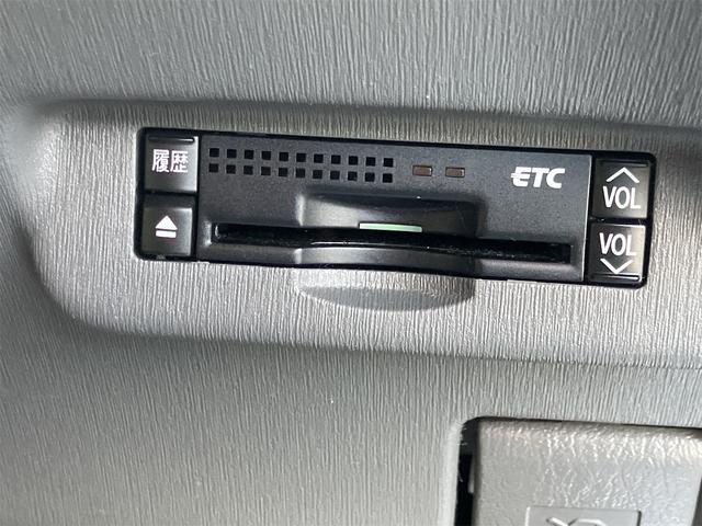 プリウス Ｓツーリングセレクション　ＥＴＣ　バックカメラ　ナビ　ＴＶ　クリアランスソナー　オートクルーズコントロール　パークアシスト　アルミホイール　オートライト　ＬＥＤヘッドランプ　ヘッドライトウォッシャー　スマートキー（10枚目）