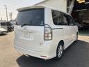 ヴォクシー 　ナビＴＶ　Ｂモニター　両側パワースライドドア　ミラーウィンカー　プッシュスタートボタン　車検令和９年３月まで　フォグランプ（6枚目）