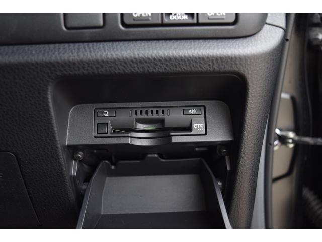 ヴォクシー ZS 煌III 9インチ純正ナビ TV ブルートゥース 純正リヤモニター バックカメラ ETC パーキングセンサー デュアルオートエアコン シートバックテーブル ロールサンシェード 両側パワースライド USBポート(14枚目)