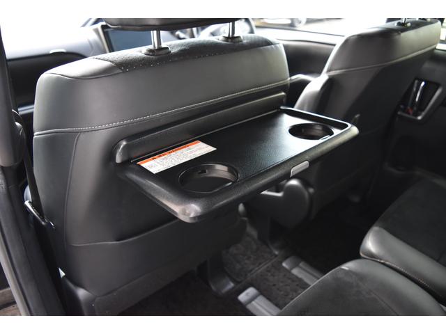 ヴォクシー ZS 煌III 9インチ純正ナビ TV ブルートゥース 純正リヤモニター バックカメラ ETC パーキングセンサー デュアルオートエアコン シートバックテーブル ロールサンシェード 両側パワースライド USBポート(17枚目)