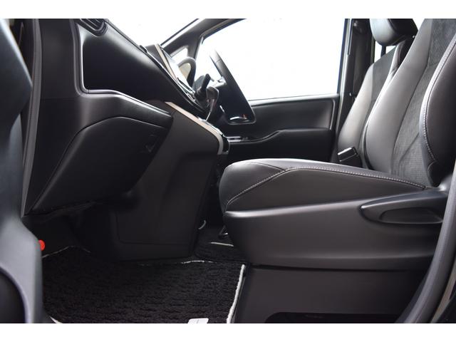 ヴォクシー ZS 煌III 9インチ純正ナビ TV ブルートゥース 純正リヤモニター バックカメラ ETC パーキングセンサー デュアルオートエアコン シートバックテーブル ロールサンシェード 両側パワースライド USBポート(56枚目)