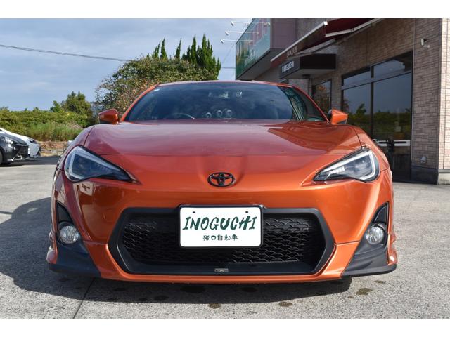 86 GT キーフリー ENKEI PF07アルミ HKSデュアルマフラー 社外Rスポイラー 社外ヘッドライト・テールレンズ TRDエアロ ナビ TV DVD ブルートゥース バックカメラ 社外シフトノブ ETC(9枚目)