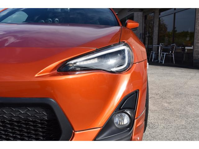 86 GT キーフリー ENKEI PF07アルミ HKSデュアルマフラー 社外Rスポイラー 社外ヘッドライト・テールレンズ TRDエアロ ナビ TV DVD ブルートゥース バックカメラ 社外シフトノブ ETC(11枚目)