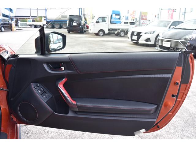 86 GT キーフリー ENKEI PF07アルミ HKSデュアルマフラー 社外Rスポイラー 社外ヘッドライト・テールレンズ TRDエアロ ナビ TV DVD ブルートゥース バックカメラ 社外シフトノブ ETC(28枚目)