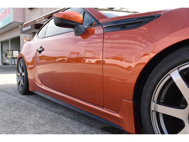 86 GT キーフリー ENKEI PF07アルミ HKSデュアルマフラー 社外Rスポイラー 社外ヘッドライト・テールレンズ TRDエアロ ナビ TV DVD ブルートゥース バックカメラ 社外シフトノブ ETC(35枚目)