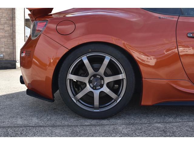 86 GT キーフリー ENKEI PF07アルミ HKSデュアルマフラー 社外Rスポイラー 社外ヘッドライト・テールレンズ TRDエアロ ナビ TV DVD ブルートゥース バックカメラ 社外シフトノブ ETC(60枚目)