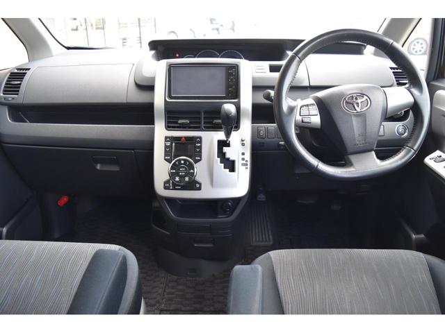 ヴォクシー ZS キーフリー 純正ナビ ワンセグTV ブルートゥース バックカメラ 左側パワースライド オートディスチャージドランプ デュアルオートエアコン パドルシフト オーバーヘッドコンソール 7人乗(5枚目)