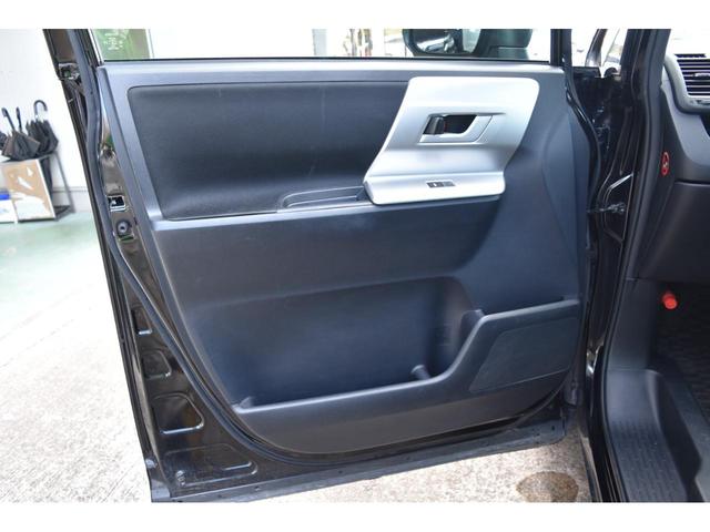 ヴォクシー ZS キーフリー 純正ナビ ワンセグTV ブルートゥース バックカメラ 左側パワースライド オートディスチャージドランプ デュアルオートエアコン パドルシフト オーバーヘッドコンソール 7人乗(35枚目)