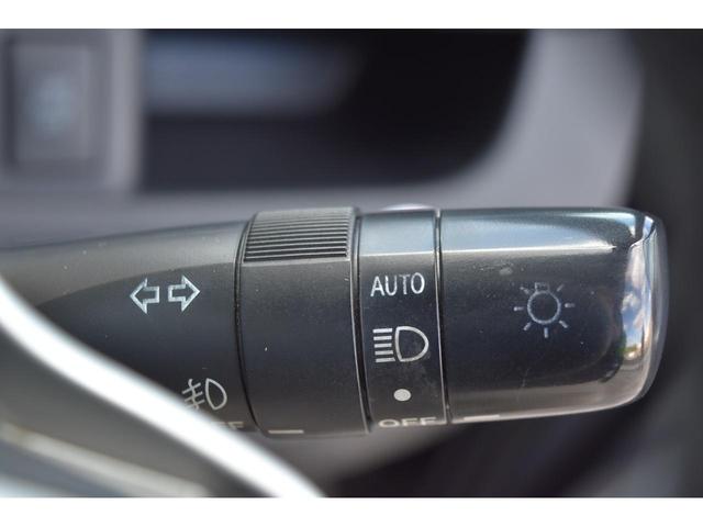 ヴォクシー ZS キーフリー 純正ナビ ワンセグTV ブルートゥース バックカメラ 左側パワースライド オートディスチャージドランプ デュアルオートエアコン パドルシフト オーバーヘッドコンソール 7人乗(45枚目)