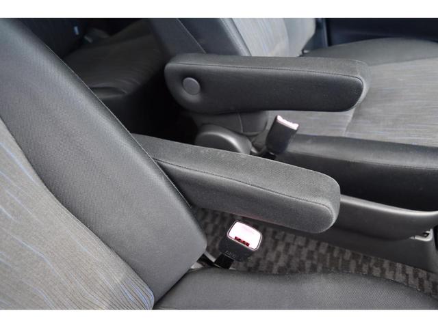 ヴォクシー ZS キーフリー 純正ナビ ワンセグTV ブルートゥース バックカメラ 左側パワースライド オートディスチャージドランプ デュアルオートエアコン パドルシフト オーバーヘッドコンソール 7人乗(67枚目)