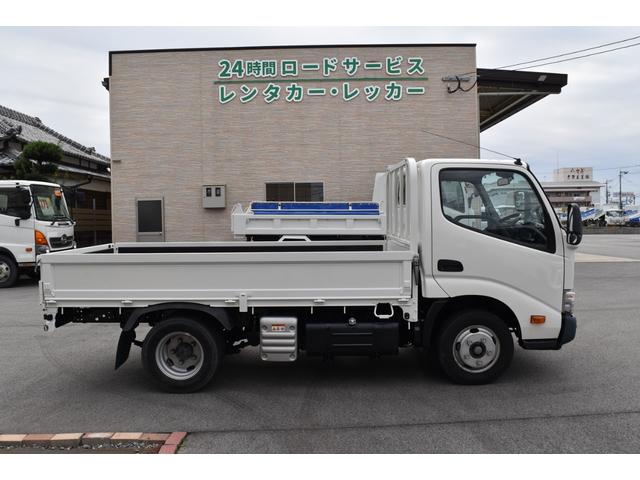 ダイナトラック フルジャストロー　衝突被害軽減ブレーキ　アイドルストップ　バックカメラ　Ｆコーナーセンサー　ＥＴＣ　左電動格納ミラー　パワーウィンドウ　集中ドアロック　２トン　２ｔ　ＡＴ　オートマ　リヤダブルタイヤ（4枚目）