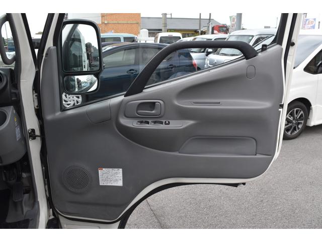 ダイナトラック フルジャストロー　衝突被害軽減ブレーキ　アイドルストップ　バックカメラ　Ｆコーナーセンサー　ＥＴＣ　左電動格納ミラー　パワーウィンドウ　集中ドアロック　２トン　２ｔ　ＡＴ　オートマ　リヤダブルタイヤ（18枚目）