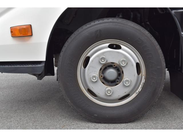 ダイナトラック フルジャストロー　衝突被害軽減ブレーキ　アイドルストップ　バックカメラ　Ｆコーナーセンサー　ＥＴＣ　左電動格納ミラー　パワーウィンドウ　集中ドアロック　２トン　２ｔ　ＡＴ　オートマ　リヤダブルタイヤ（40枚目）