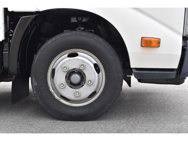 ダイナトラック フルジャストロー　衝突被害軽減ブレーキ　アイドルストップ　バックカメラ　Ｆコーナーセンサー　ＥＴＣ　左電動格納ミラー　パワーウィンドウ　集中ドアロック　２トン　２ｔ　ＡＴ　オートマ　リヤダブルタイヤ（43枚目）