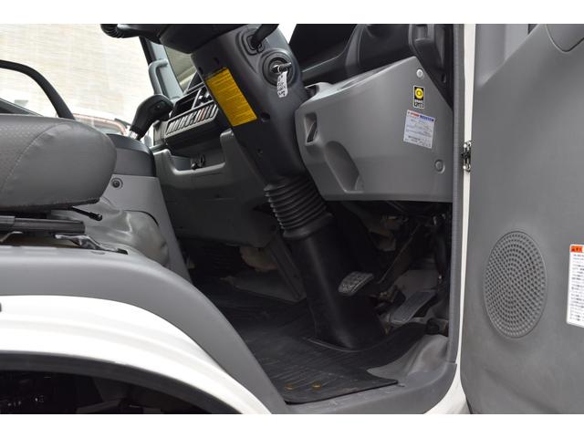 ダイナトラック フルジャストロー　衝突被害軽減ブレーキ　アイドルストップ　バックカメラ　Ｆコーナーセンサー　ＥＴＣ　左電動格納ミラー　パワーウィンドウ　集中ドアロック　２トン　２ｔ　ＡＴ　オートマ　リヤダブルタイヤ（63枚目）