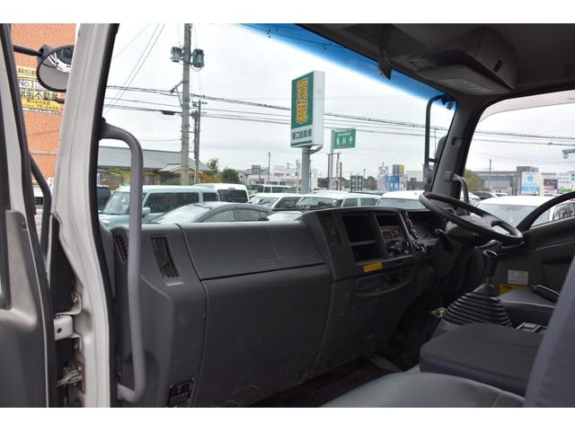 フォワード 4トンダンプ・4tダンプ・6速マニュアル・6MT・電動コボレーン・左電動格納ミラー・荷台ピン(28枚目)