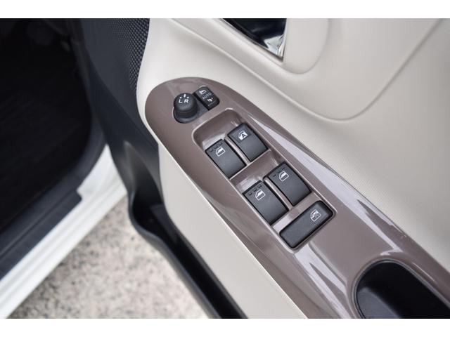 ムーヴキャンバス Ｇメイクアップ　ＳＡＩＩ　ナビ　ＴＶ　ブルートゥース　バックカメラ　キーフリー　両側パワースライドドア　オートＬＥＤヘッドライト　オートエアコン　スマートアシスト　アイドルストップ　オートリトラクトミラー　後部座席下収納ＢＯＸ（62枚目）