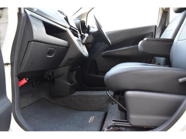 ムーヴ カスタム　Ｘ　ＶＳ　キーフリー　アイドリングストップ　オートライト　フォグランプ　オートエアコン　アクセサリーソケット　ナビ　ＴＶ　ブルートゥース　ＥＴＣ　社外革調シートカバー　助手席下収納ＢＯＸ　電動格納ミラー（53枚目）