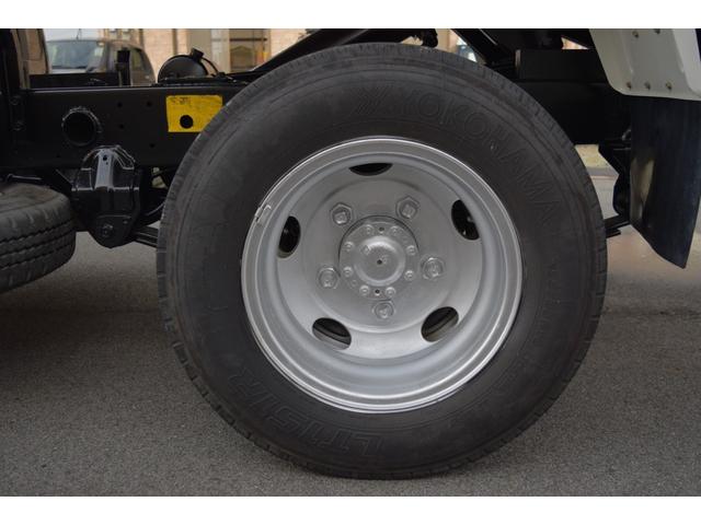 デュトロ 全低床ダンプ 3トン 3t ダンプ 全低床 荷台塗装済み MT 5速マニュアル ETC コボレーン エアバック 左電動格納ミラー 荷台フックピン(73枚目)