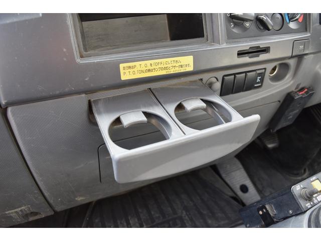 フォワード 4トン 4t 荷台塗装済み 6速マニュアル 6MT 電動コボレーン 荷台フックピン ディーゼルターボ 左電動格納ミラー キーレス(30枚目)