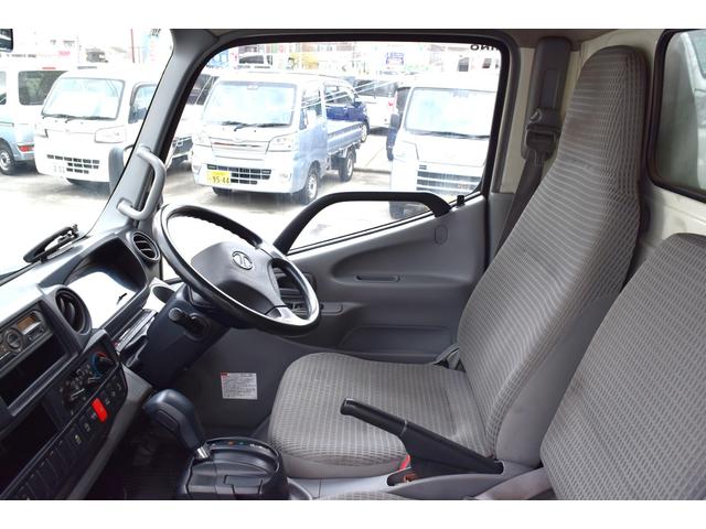 デュトロ 　２トン　２ｔ　幌車　ＡＴ　オートマ　アイドリングストップ　ＥＴＣ　プリクラッシュセーフティ　車線逸脱警報　左ドアミラー電動格納　荷室作業灯（13枚目）