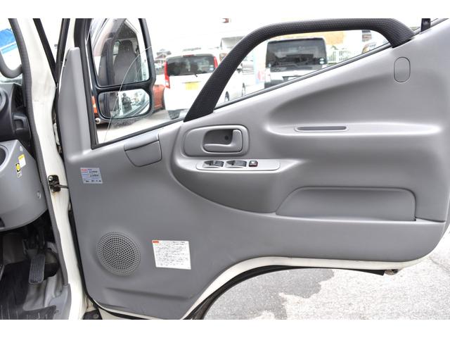 デュトロ 　２トン　２ｔ　幌車　ＡＴ　オートマ　アイドリングストップ　ＥＴＣ　プリクラッシュセーフティ　車線逸脱警報　左ドアミラー電動格納　荷室作業灯（29枚目）