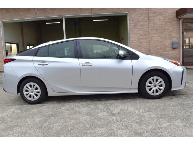 プリウス Ｓ　キーフリー　オートリトラクトミラー　純正ディスプレイ　ナビ　ミラキャスト　ブルートゥース　ＥＴＣ　バックカメラ　オートＬＥＤヘッドライト　セーフティセンス　ＬＴＡ　ＲＳＡ　クルコン　オートエアコン（19枚目）