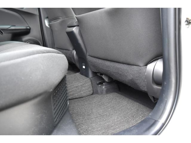 プリウス Ｓ　キーフリー　オートリトラクトミラー　純正ディスプレイ　ナビ　ミラキャスト　ブルートゥース　ＥＴＣ　バックカメラ　オートＬＥＤヘッドライト　セーフティセンス　ＬＴＡ　ＲＳＡ　クルコン　オートエアコン（44枚目）