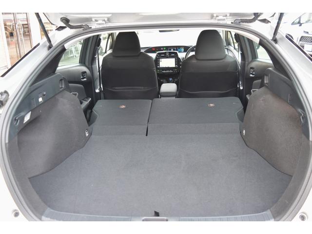 プリウス Ｓ　キーフリー　オートリトラクトミラー　純正ディスプレイ　ナビ　ミラキャスト　ブルートゥース　ＥＴＣ　バックカメラ　オートＬＥＤヘッドライト　セーフティセンス　ＬＴＡ　ＲＳＡ　クルコン　オートエアコン（46枚目）